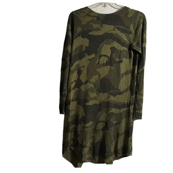 VICI don’t blend in Camo Cardigan - Picture 7 of 8